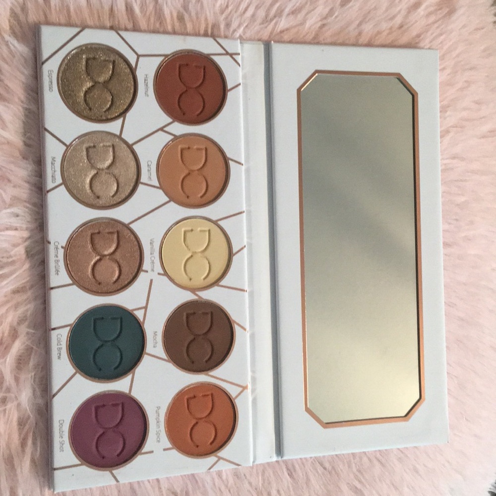Dominique Cosmetics Latte Palette